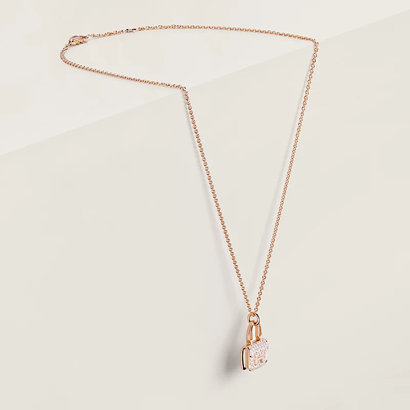 Amulettes Constance pendant